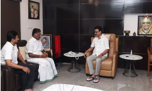 மு.க.ஸ்டாலினை 2 முறை ஓ.பன்னீர்செல்வம் சந்தித்தது ஏன்?; பிரேமலதாவும் சென்று பார்க்க காரணம் இதுதான்!