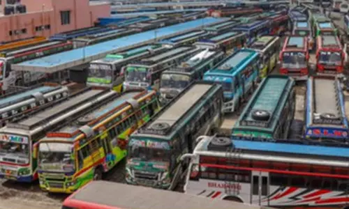 தமிழகத்தில் தனியார் பேருந்துகளின் கட்டணம் உயர்வு? தமிழகத்தில் தனியார் பேருந்துகளின் கட்டணம் உயர்வு?