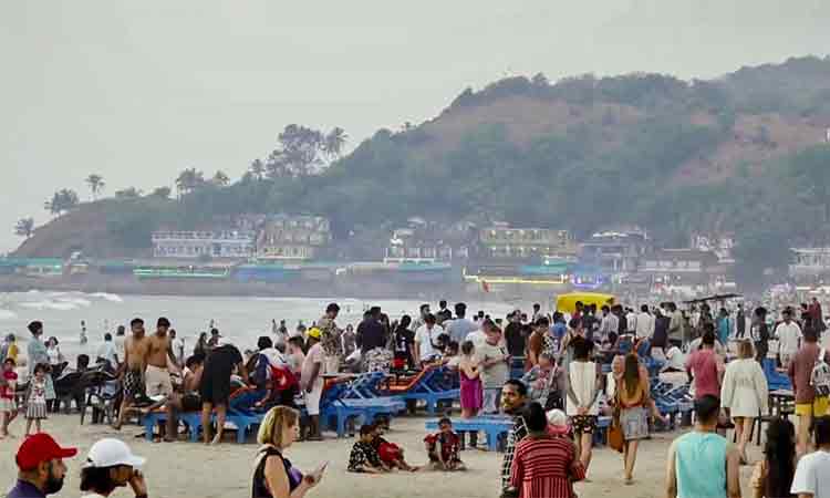 கோவாவில் சுற்றுலா பயணிகளுக்கு இடையூறு ஏற்படுத்தினால் ரூ. 1 லட்சம் வரை அபராதம் - மசோதா நிறைவேற்றம்