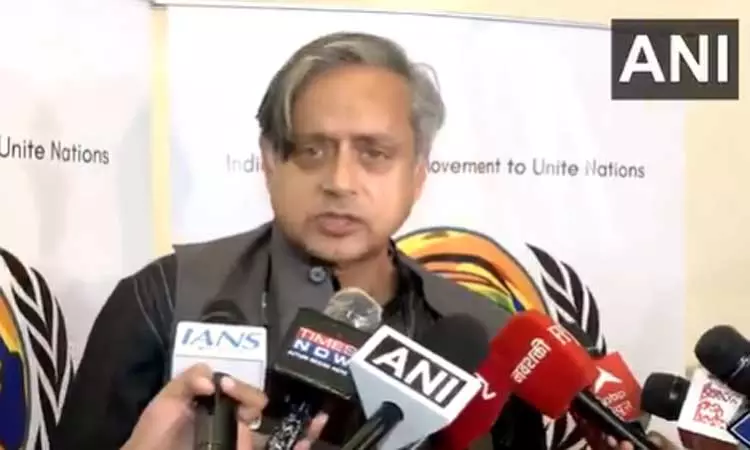 இந்திய பொருளாதாரம் குறித்து பேசியது ராகுல் காந்தியின் சொந்த கருத்து - சசி தரூர்