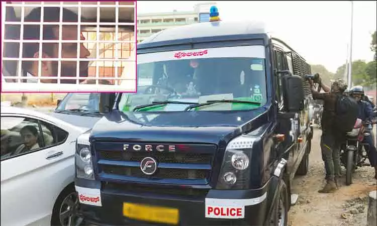 பாலியல் வழக்கு: குறைந்த தண்டனை கோரி நீதிபதியிடம் கெஞ்சிய பிரஜ்வல் ரேவண்ணா