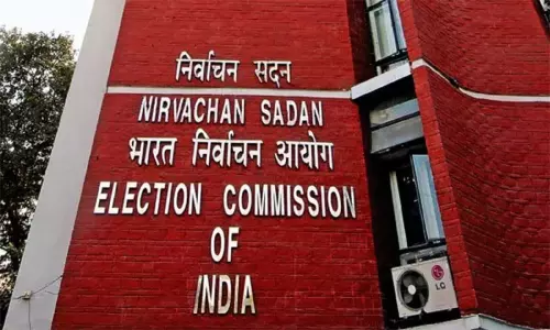 வாக்காளர் பட்டியல் தயாரிப்பு பணியில் ஈடுபடும் அலுவலர்களுக்கான வெகுமான தொகை உயர்வு: தேர்தல் கமிஷன் வாக்காளர் பட்டியல் தயாரிப்பு பணியில் ஈடுபடும் அலுவலர்களுக்கான வெகுமான தொகை உயர்வு: தேர்தல் கமிஷன்