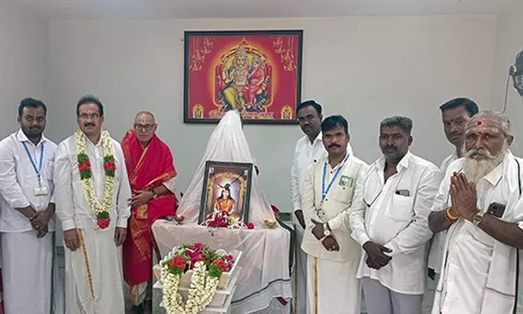தரிகொண்ட வெங்கமாம்பா நினைவு நாள்.. திருப்பதியில் புஷ்பாஞ்சலி
