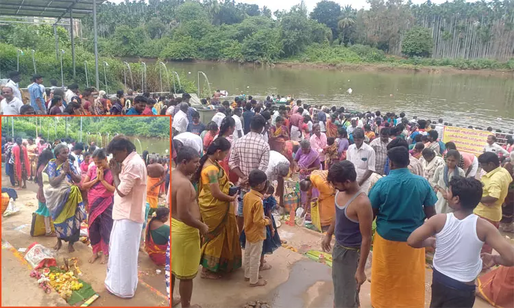 ஆடிப்பெருக்கு..  மேட்டுப்பாளையத்தில் கன்னிமார் பூஜை செய்து முன்னோர்களை வழிபட்ட மக்கள்