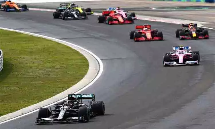 பார்முலா1 கார் பந்தயம்: இங்கிலாந்து வீரர் முதலிடம்