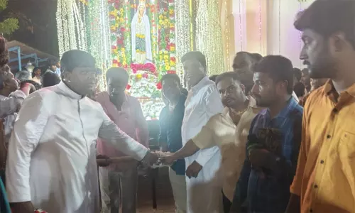 ஜெயங்கொண்டம் பாத்திமா அன்னை ஆலய தேர் பவனி ஜெயங்கொண்டம் பாத்திமா அன்னை ஆலய தேர் பவனி