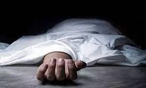 தூத்துக்குடி: மின்வாரிய அலுவலகத்தில் ஊழியர் மர்ம மரணம்- போலீஸ் விசாரணை