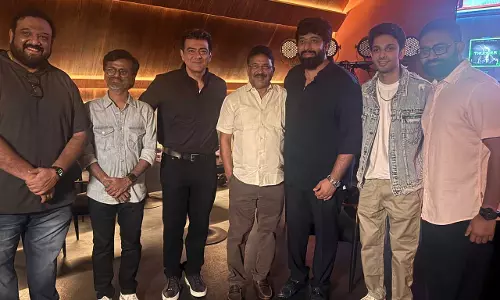 நண்பர்கள் தினத்தையொட்டி தன்னுடன் பணியாற்றிய இயக்குநர்கள் புகைப்படத்தை பகிர்ந்த அஜித் நண்பர்கள் தினத்தையொட்டி தன்னுடன் பணியாற்றிய இயக்குநர்கள் புகைப்படத்தை பகிர்ந்த அஜித்