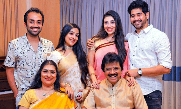 சாதி, அந்தஸ்து, காசு என்பது முக்கியம் இல்லை- பாடகர் ஸ்ரீநிவாஸ் சாதி, அந்தஸ்து, காசு என்பது முக்கியம் இல்லை- பாடகர் ஸ்ரீநிவாஸ்