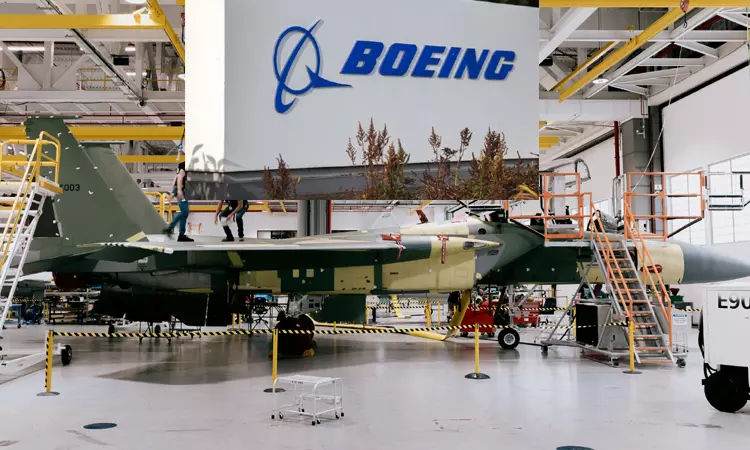 போயிங் நிறுவனத்தில் போர் விமானங்களை தயாரிக்கும் ஊழியர்கள் வேலை நிறுத்தம் போயிங் நிறுவனத்தில் போர் விமானங்களை தயாரிக்கும் ஊழியர்கள் வேலை நிறுத்தம்