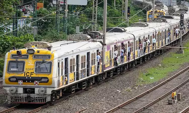 மின்சார ரெயில்களில் அடுத்த ஆண்டு இறுதிக்குள் கவாச் கருவி - மேற்கு ரெயில்வே தகவல் மின்சார ரெயில்களில் அடுத்த ஆண்டு இறுதிக்குள் கவாச் கருவி - மேற்கு ரெயில்வே தகவல்