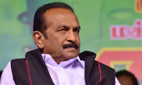 வெளிமாநிலத்தவரை தமிழ்நாடு வாக்காளர் பட்டியலில் சேர்க்கும் முயற்சியை முறியடிப்போம் - வைகோ வெளிமாநிலத்தவரை தமிழ்நாடு வாக்காளர் பட்டியலில் சேர்க்கும் முயற்சியை முறியடிப்போம் - வைகோ