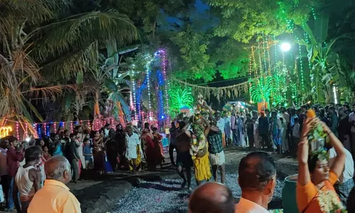 தஞ்சை: நாகம்ம பேரண்டாள் அம்மன் கோவிலில் தீமிதி திருவிழா தஞ்சை: நாகம்ம பேரண்டாள் அம்மன் கோவிலில் தீமிதி திருவிழா