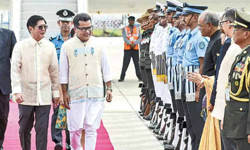 5 நாள் பயணமாக பிலிப்பைன்ஸ் அதிபர் இந்தியா வருகை 5 நாள் பயணமாக பிலிப்பைன்ஸ் அதிபர் இந்தியா வருகை