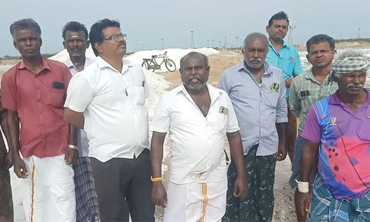 உப்பள தொழிலை பாதுகாக்க நடவடிக்கை: முதல்-அமைச்சருக்கு உப்பு உற்பத்தியாளர்கள் கோரிக்கை