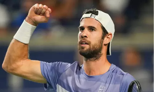 கனடா ஓபன் டென்னிஸ்: கரேன் கச்சனோவ் அரையிறுதிக்கு முன்னேற்றம் கனடா ஓபன் டென்னிஸ்: கரேன் கச்சனோவ் அரையிறுதிக்கு முன்னேற்றம்