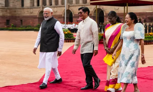 பிலிப்பைன்ஸ் ஜனாதிபதி இந்தியா வருகை; பிரதமர் மோடியுடன் சந்திப்பு பிலிப்பைன்ஸ் ஜனாதிபதி இந்தியா வருகை; பிரதமர் மோடியுடன் சந்திப்பு