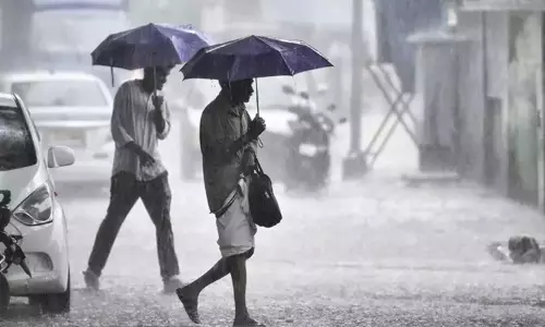 ஆறுகள், அணைகள் நிரம்பின; கேரளாவில் 4 மாவட்டங்களுக்கு ரெட் அலர்ட் ஆறுகள், அணைகள் நிரம்பின; கேரளாவில் 4 மாவட்டங்களுக்கு ரெட் அலர்ட்