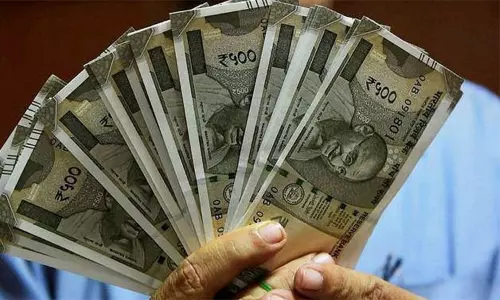 தாயாரின் வங்கி கணக்கில் கிரெடிட் ஆன பல டிரில்லியன் கோடி ரூபாய்: இளைஞர் அதிர்ச்சி தாயாரின் வங்கி கணக்கில் கிரெடிட் ஆன பல டிரில்லியன் கோடி ரூபாய்: இளைஞர் அதிர்ச்சி