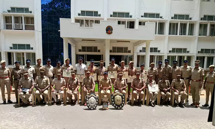 காவல்துறையினருக்கான துப்பாக்கி சுடும் போட்டி: தென்மண்டல அணி முதலிடம்- தூத்துக்குடி எஸ்பி பாராட்டு