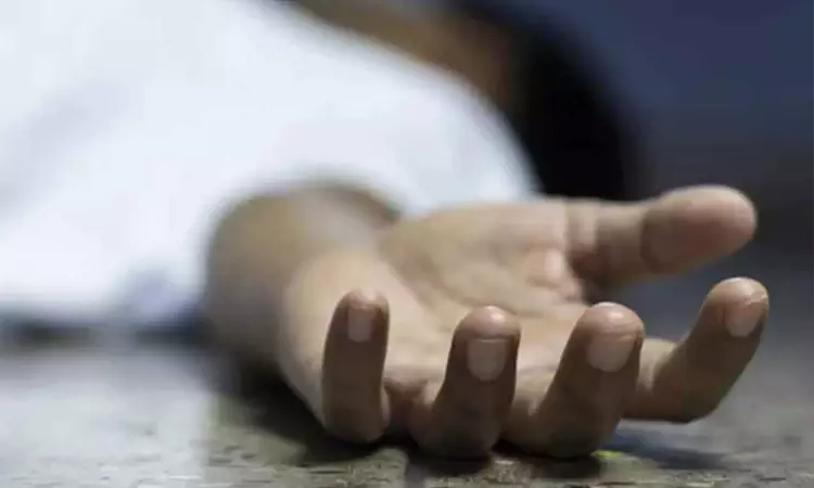 பள்ளிக்கு புறப்பட்டு கொண்டிருந்தபோது மின்சாரம் தாக்கி 5-ம் வகுப்பு மாணவி உயிரிழப்பு