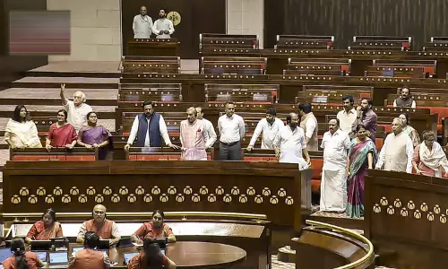 எதிர்க்கட்சிகள் அமளி: நாடாளுமன்றத்தின் இரு அவைகளும் ஒத்திவைப்பு எதிர்க்கட்சிகள் அமளி: நாடாளுமன்றத்தின் இரு அவைகளும் ஒத்திவைப்பு