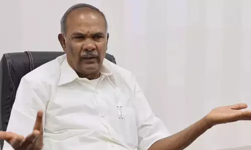 தமிழக அரசின் வளர்ச்சிக்கு மத்திய அரசு இடையூறு செய்கிறது- சபாநாயகர் அப்பாவு பேட்டி தமிழக அரசின் வளர்ச்சிக்கு மத்திய அரசு இடையூறு செய்கிறது- சபாநாயகர் அப்பாவு பேட்டி