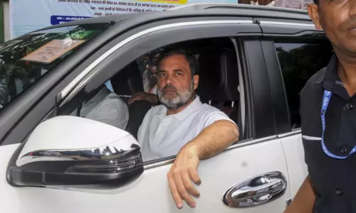 அவதூறு வழக்கு: ராகுல்காந்திக்கு நிபந்தனை ஜாமீன்