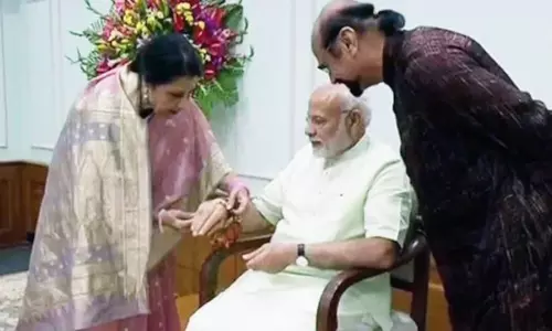 பிரதமர் மோடிக்கு ராக்கி கயிறு கட்ட காத்திருக்கும் பாகிஸ்தான் பெண் பிரதமர் மோடிக்கு ராக்கி கயிறு கட்ட காத்திருக்கும் பாகிஸ்தான் பெண்