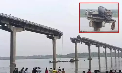 குஜராத் பால விபத்து: பலி எண்ணிக்கை 22 ஆக உயர்வு குஜராத் பால விபத்து: பலி எண்ணிக்கை 22 ஆக உயர்வு