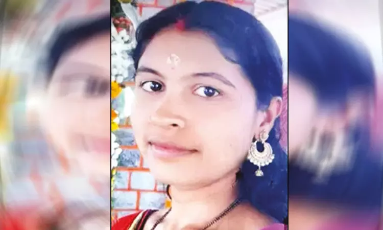 கத்தியால் கழுத்தை அறுத்து பெண் படுகொலை.. கள்ளக்காதல் காரணமா..?