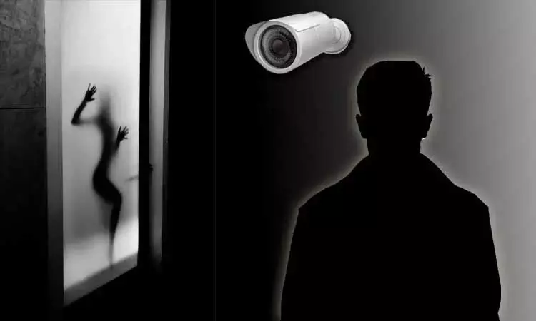 ஊட்டியில் பெண்கள் குளிப்பதை வீடியோ எடுத்த ஓட்டல் ஊழியர் கைது ஊட்டியில் பெண்கள் குளிப்பதை வீடியோ எடுத்த ஓட்டல் ஊழியர் கைது