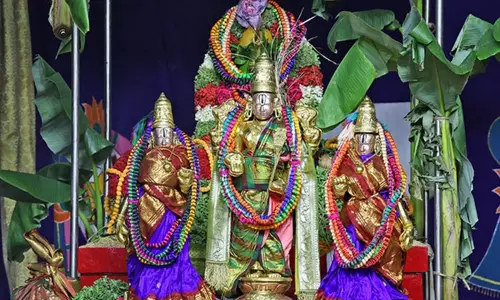 பவித்ரோற்சவம்: திருப்பதி ஏழுமலையானுக்கு பவித்ர மாலைகள் சமர்ப்பணம் பவித்ரோற்சவம்: திருப்பதி ஏழுமலையானுக்கு பவித்ர மாலைகள் சமர்ப்பணம்