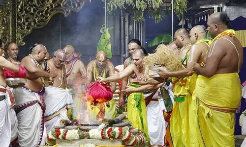 திருப்பதியில் பவித்ர பூர்ணாஹூதியுடன் பவித்ரோற்சவம் நிறைவு திருப்பதியில் பவித்ர பூர்ணாஹூதியுடன் பவித்ரோற்சவம் நிறைவு