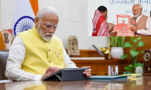 உஜ்வாலா திட்டத்திற்கு ரூ. 12 ஆயிரம் கோடி மானியம்; மத்திய மந்திரி சபை ஒப்புதல் உஜ்வாலா திட்டத்திற்கு ரூ. 12 ஆயிரம் கோடி மானியம்; மத்திய மந்திரி சபை ஒப்புதல்