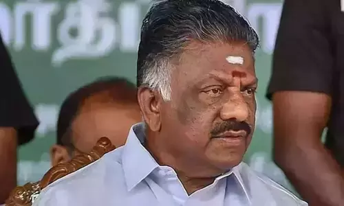காவிரி நீர் வீணாக கடலில் சென்று கலப்பதைத் தடுக்க வேண்டும் - ஓ.பன்னீர்செல்வம் காவிரி நீர் வீணாக கடலில் சென்று கலப்பதைத் தடுக்க வேண்டும் - ஓ.பன்னீர்செல்வம்