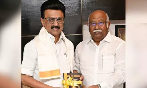 மு.க.ஸ்டாலினை சந்தித்து வாழ்த்து பெற்றார் அன்வர் ராஜா மு.க.ஸ்டாலினை சந்தித்து வாழ்த்து பெற்றார் அன்வர் ராஜா