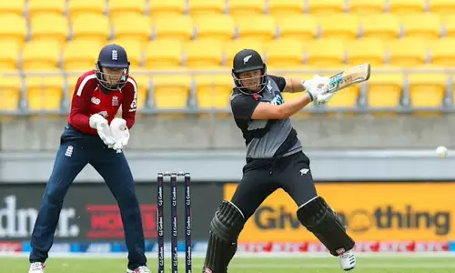 அனைத்து வகை கிரிக்கெட்டிலிருந்தும் நியூசிலாந்து வீராங்கனை ஓய்வு அறிவிப்பு