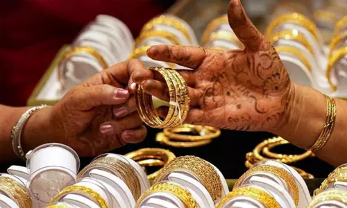 தங்கம் விலை அதிரடியாக  சரிவு: நகை பிரியர்கள் நிம்மதி -இன்றைய நிலவரம் என்ன?