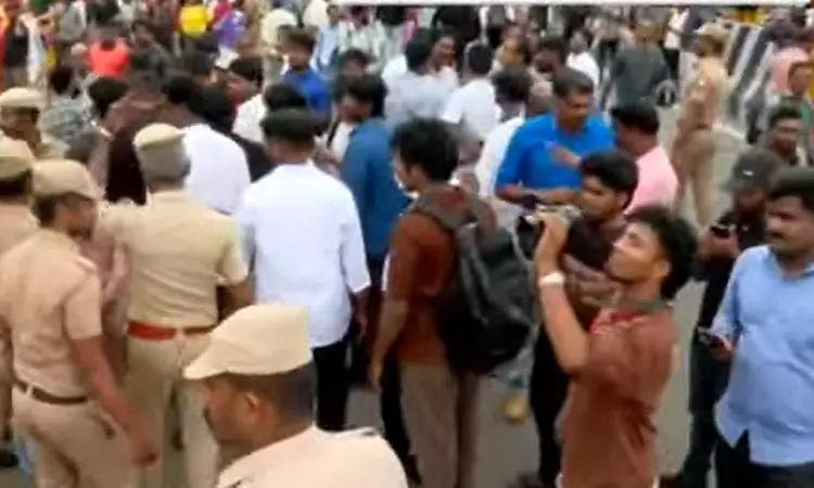 தூய்மை பணியாளர்கள் கலைந்து போக காவல்துறையினர் அறிவுறுத்தல்