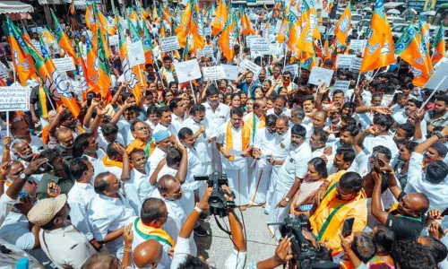 மதுரை மாநகராட்சி மேயர் கணவர் கைது: பாஜகவின் போராட்டத்திற்கு கிடைத்த வெற்றி - நயினார் நாகேந்திரன் மதுரை மாநகராட்சி மேயர் கணவர் கைது: பாஜகவின் போராட்டத்திற்கு கிடைத்த வெற்றி - நயினார் நாகேந்திரன்