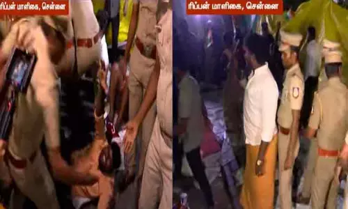 சென்னை: 13-வது நாளாக தொடர் போராட்டத்தில் ஈடுபட்டு வந்த தூய்மை பணியாளர்கள் கைது சென்னை: 13-வது நாளாக தொடர் போராட்டத்தில் ஈடுபட்டு வந்த தூய்மை பணியாளர்கள் கைது