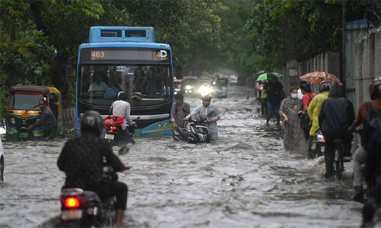வட இந்திய மாநிலங்களில் கனமழை: வெள்ள பாதிப்பால் மக்கள் அவதி