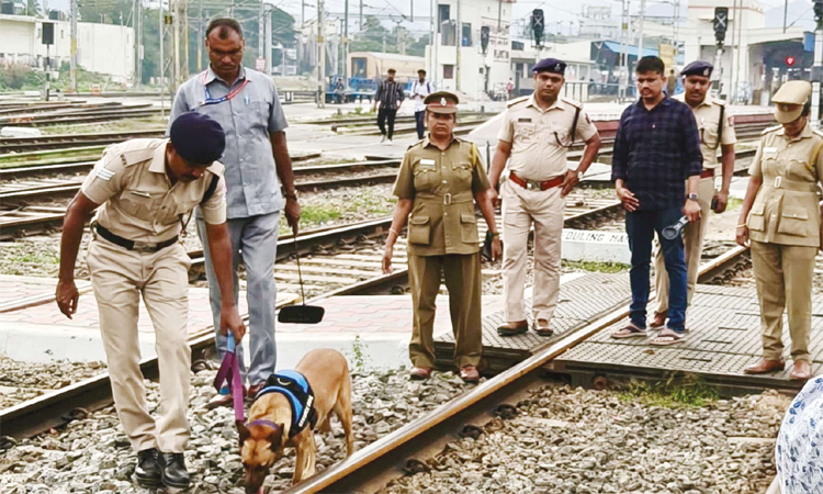 சுதந்திரதின விழா ஏற்பாடுகள் தீவிரம்.. தமிழகம் முழுவதும் 1 லட்சம் போலீசார் குவிப்பு