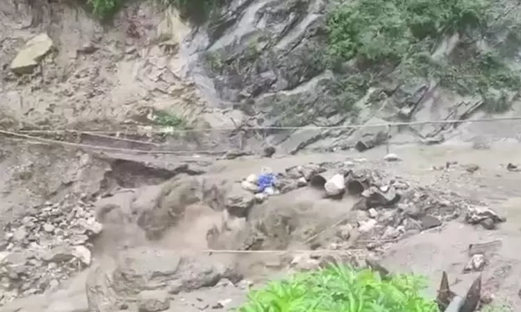 ஜம்மு காஷ்மீரில் வெள்ளப்பெருக்கில் சிக்கி 38 பேர் உயிரிழப்பு