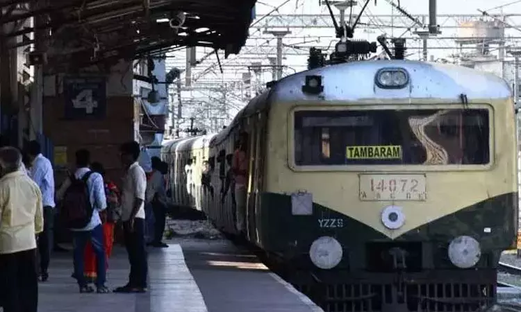 சுதந்திர தினம்: மின்சார ரெயில்கள் நாளை ஞாயிறு அட்டவணைப்படி இயக்கம்