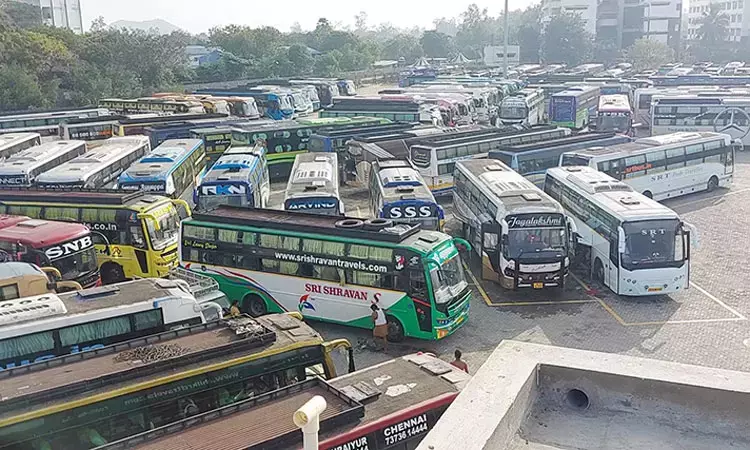 ஆம்னி பஸ்களில் அதிக கட்டணம் வசூலித்தால் அபராதம்: போக்குவரத்து துறை எச்சரிக்கை