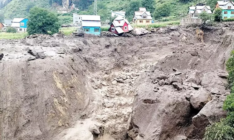 காஷ்மீர் மேகவெடிப்பு:  46 பேர் பலி; எண்ணிக்கை உயர கூடும் என அச்சம்