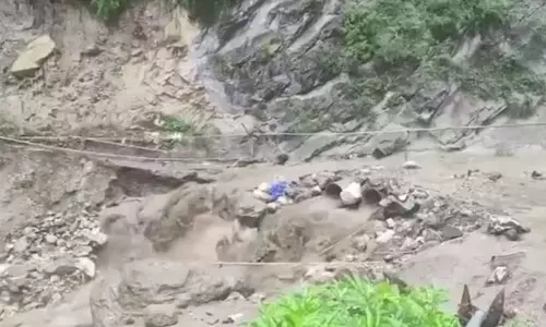 ஜம்மு காஷ்மீரில் வெள்ளப்பெருக்கில் சிக்கி 38 பேர் உயிரிழப்பு