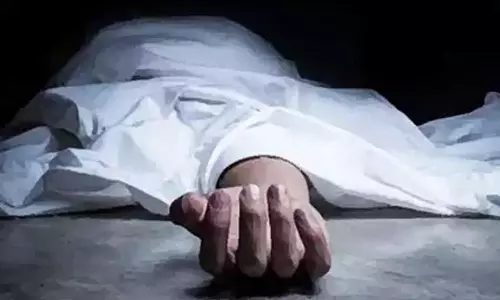 மும்பை 23-வது மாடியில் இருந்து குதித்து 11-ம் வகுப்பு மாணவி தற்கொலை